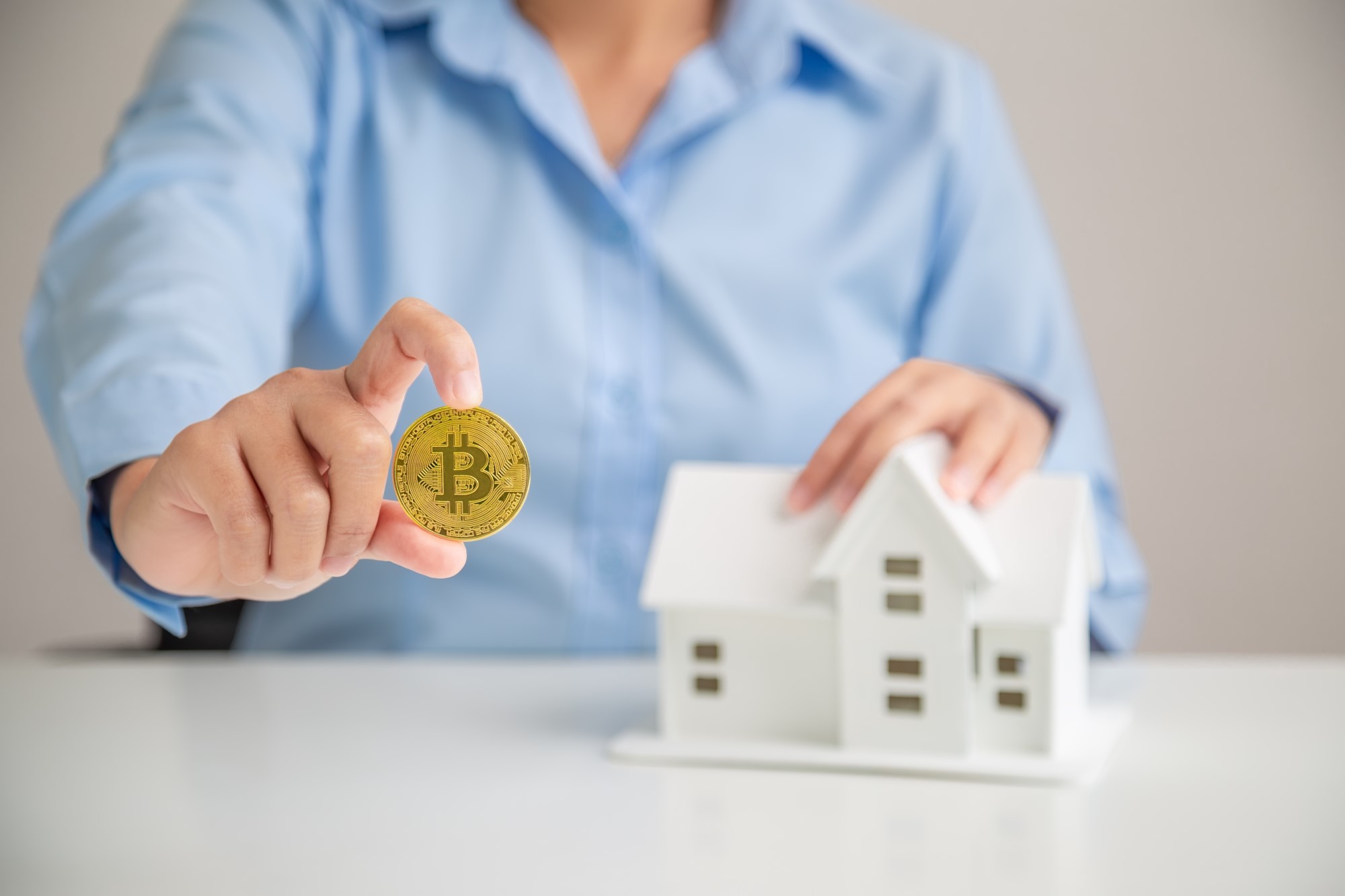 Can you buy a house with cryptocurrency in ? Deal details