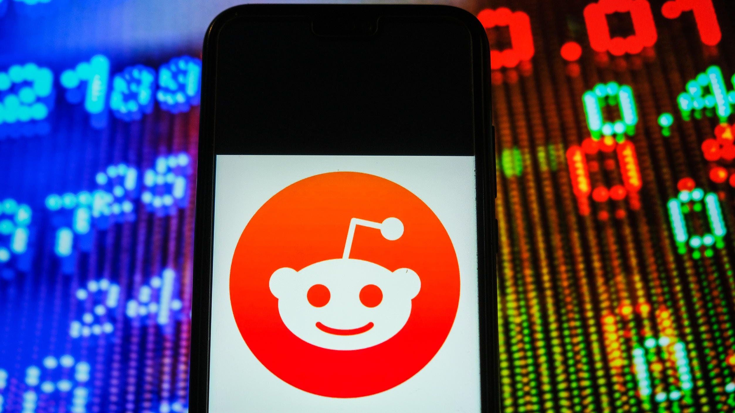 Crypto: Reddit Goes Big and Invests in Bitcoin and Ethereum!