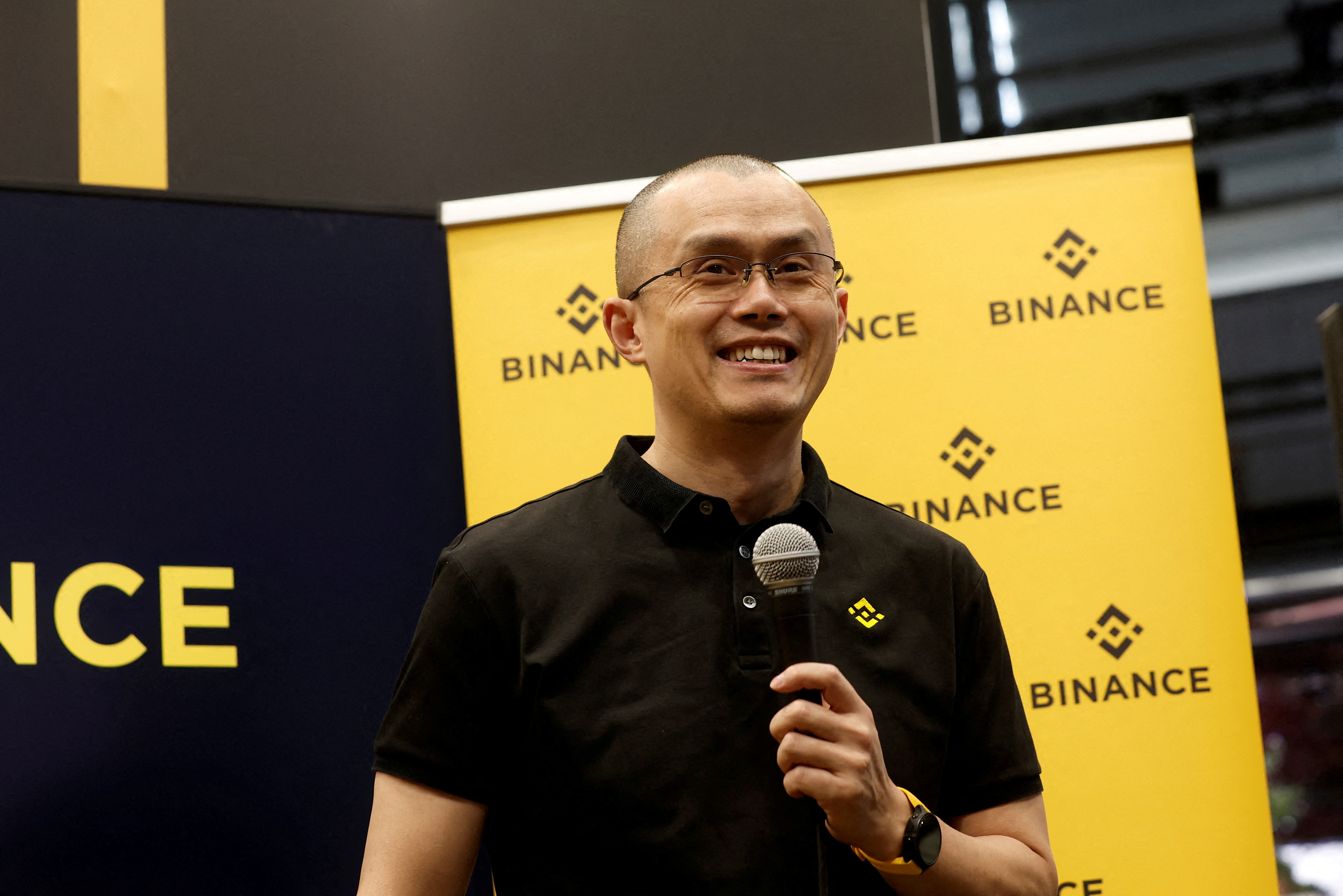 Binance CEO CZ Offers Elon Crypto-Friendly Solution to Rid Twitter of Bots