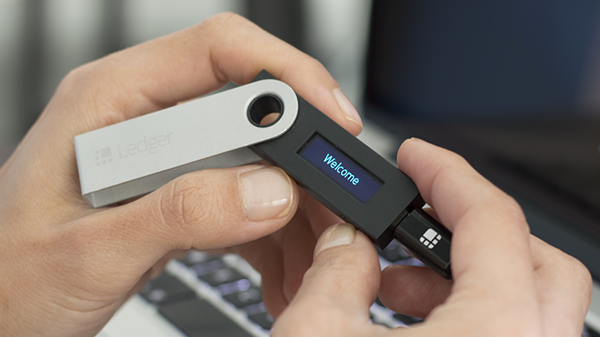 Top 5 @ledgerhq/hw-transport-webusb Code Examples | Snyk