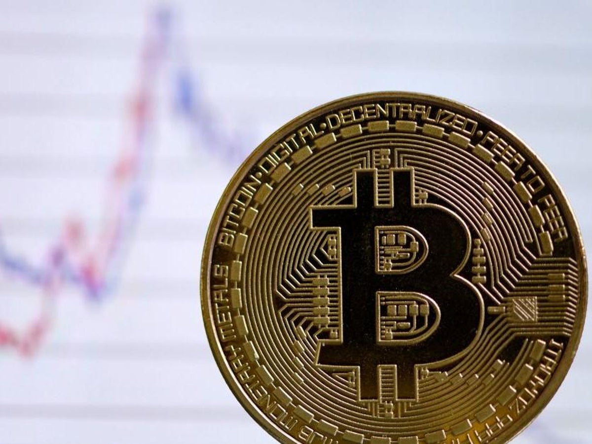 Bitcoin’s Best Month Since Revives Crypto-Linked Stocks - BNN Bloomberg