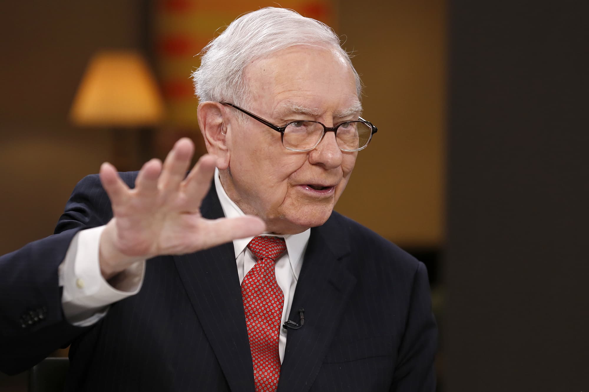 Berkshire execs bash bitcoin as ‘rat poison,’ ‘worthless’ and a ‘turd’