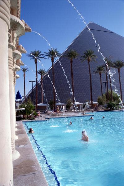 Luxor Las Vegas Pool | bymobile.ru