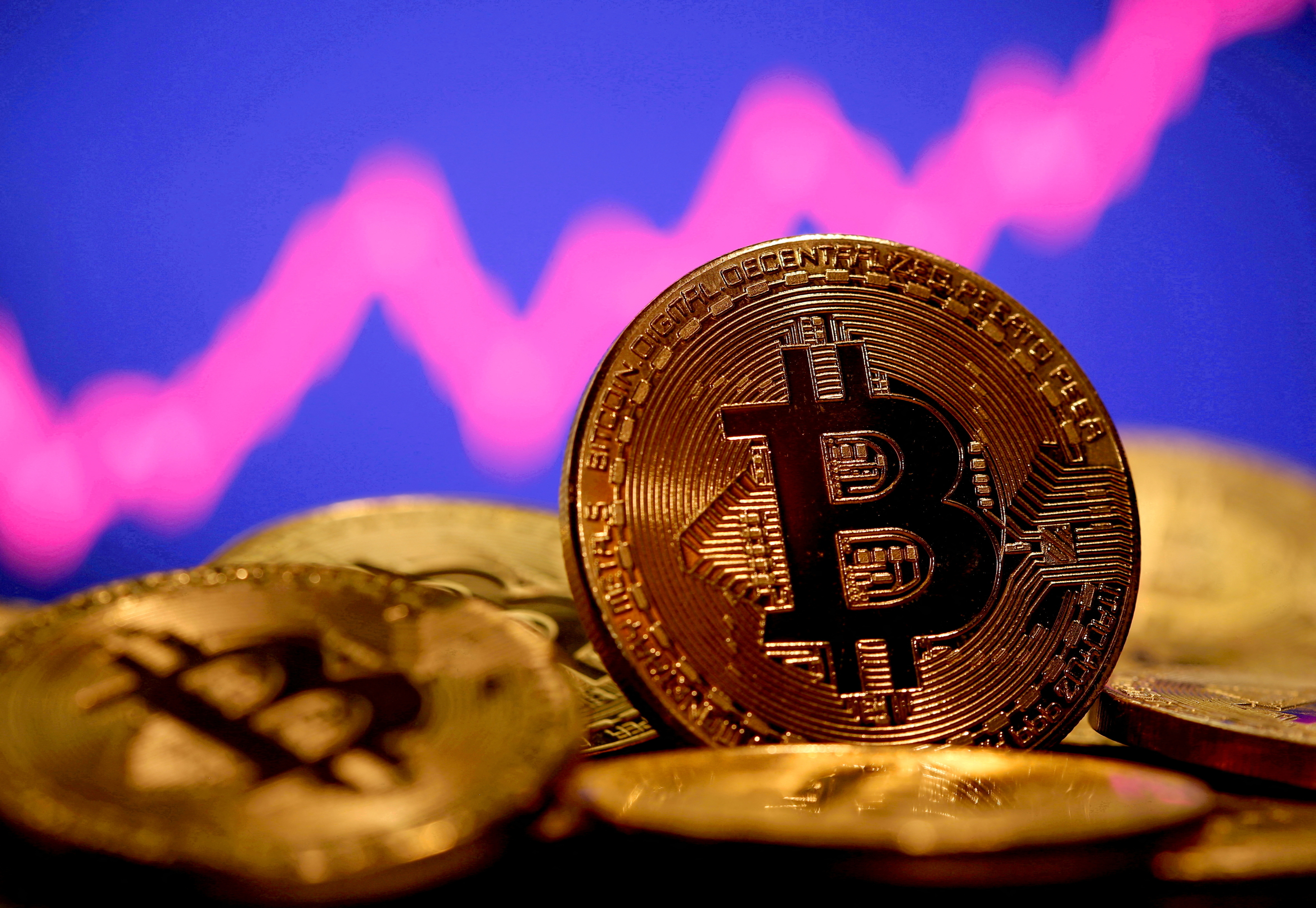 Deribit's Bitcoin Volatility Index Signals Price Turbulence, Hits Month High