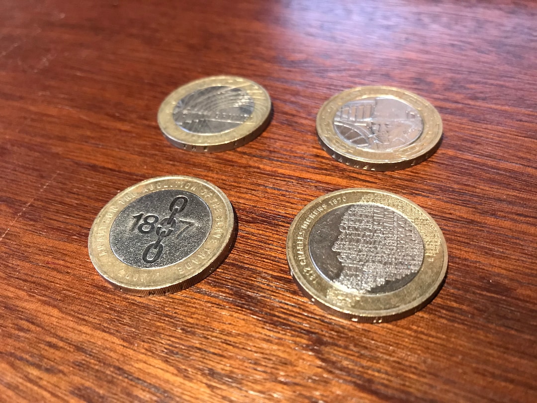 £2 coin Abolition of slavery huge price variation – Numista