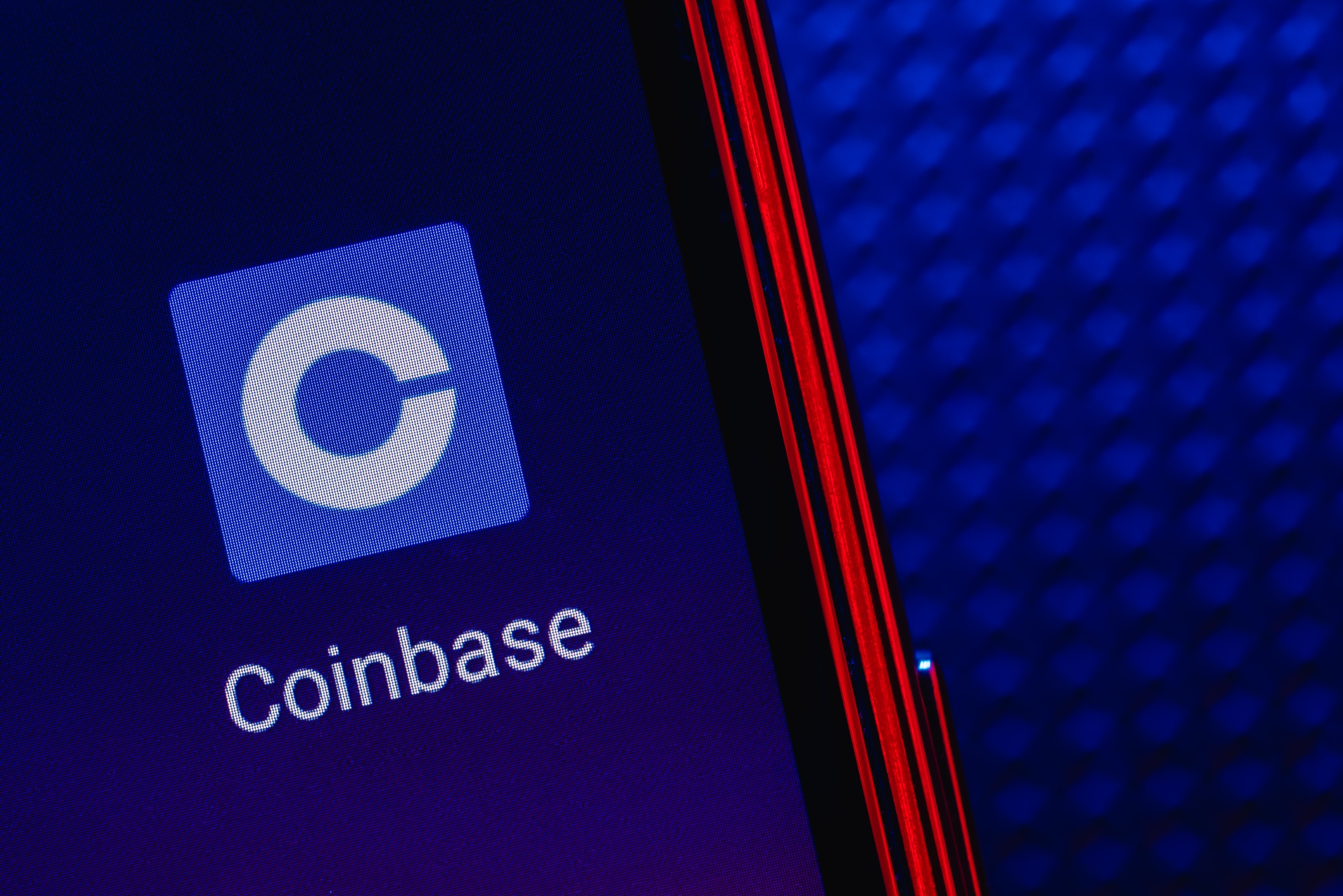 Coinbase, MicroStrategy Jump in Premarket Trading as Bitcoin Rallies