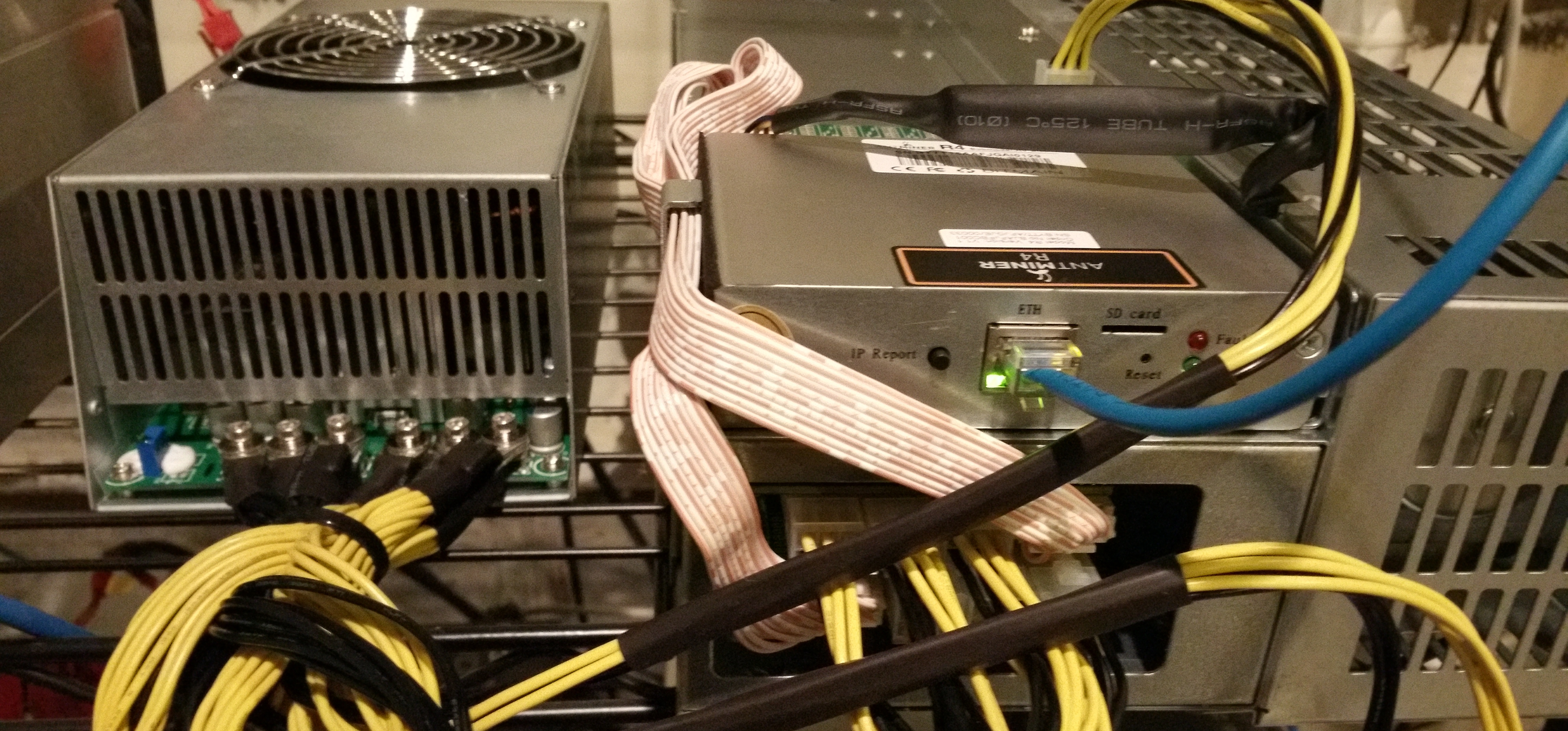 Antminer R4 Hashrate TH/s include APW5 Watt PSU - from category Bitmain (Ropesta)