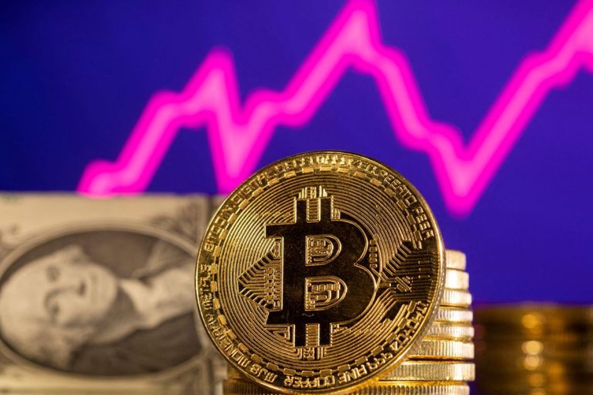 Bitcoin value hits new all-time high | Business News | Sky News