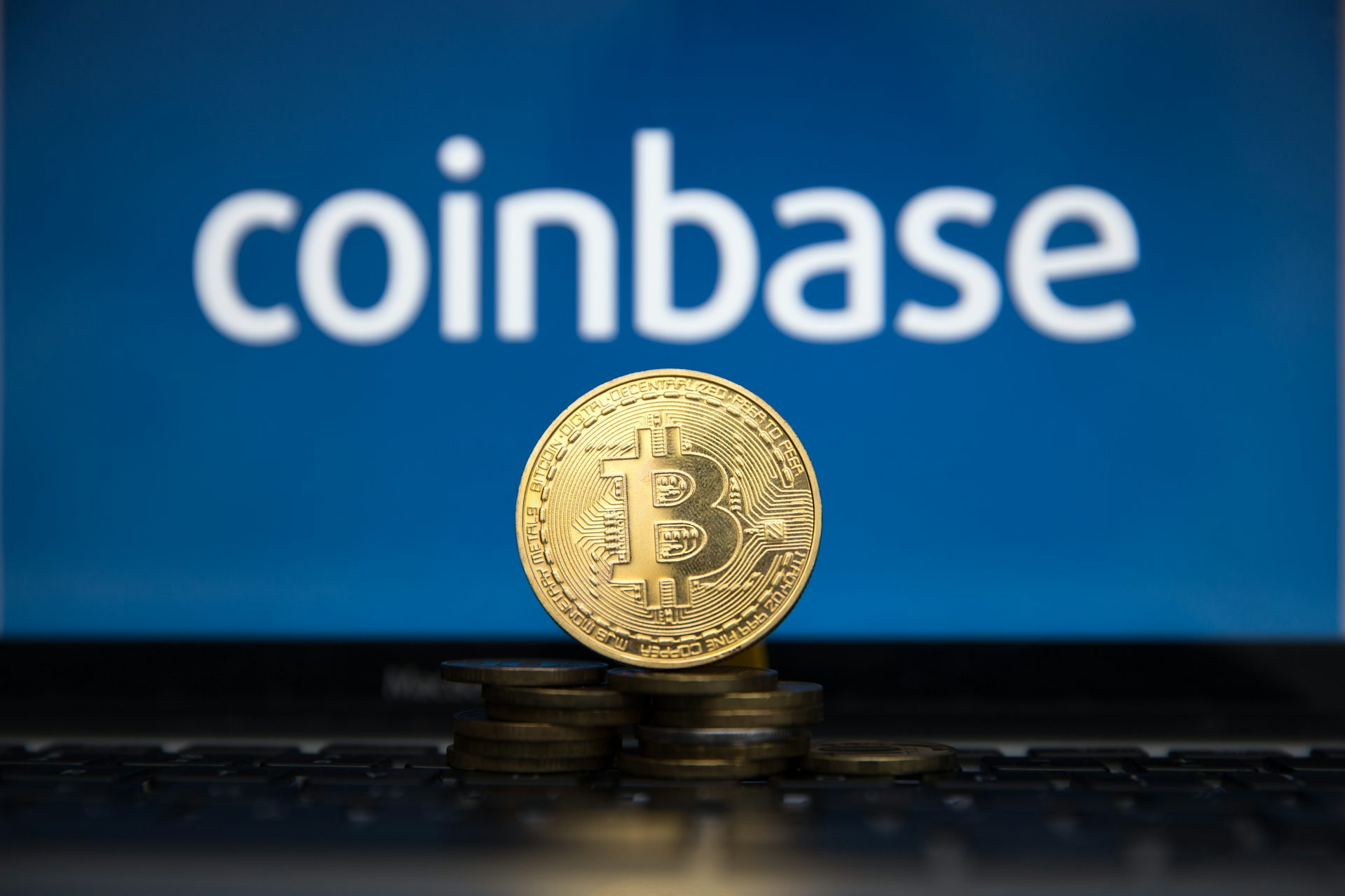 Uphold vs. Coinbase: Which Should You Choose?