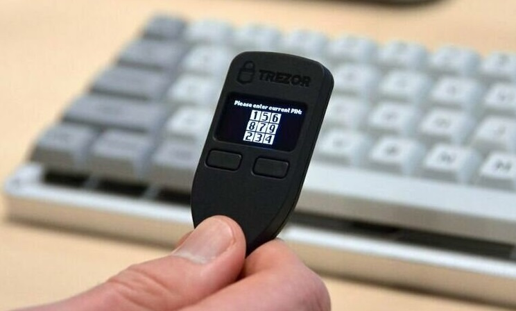 Trezor Wallet против Trust Wallet - какой кошелек лучше в ?