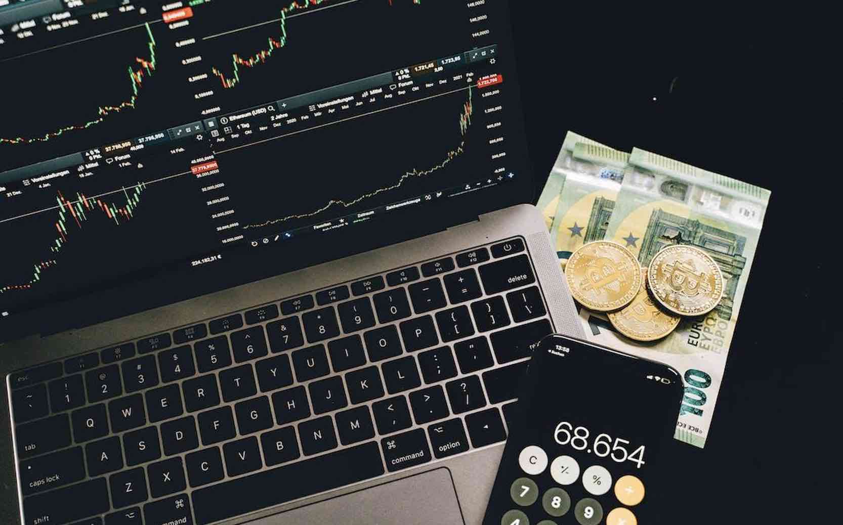 Make $ a Day Trading Cryptocurrency in 5 Effective Strategies