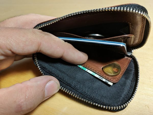 Nodus Compact Coin Wallet | The Coolector