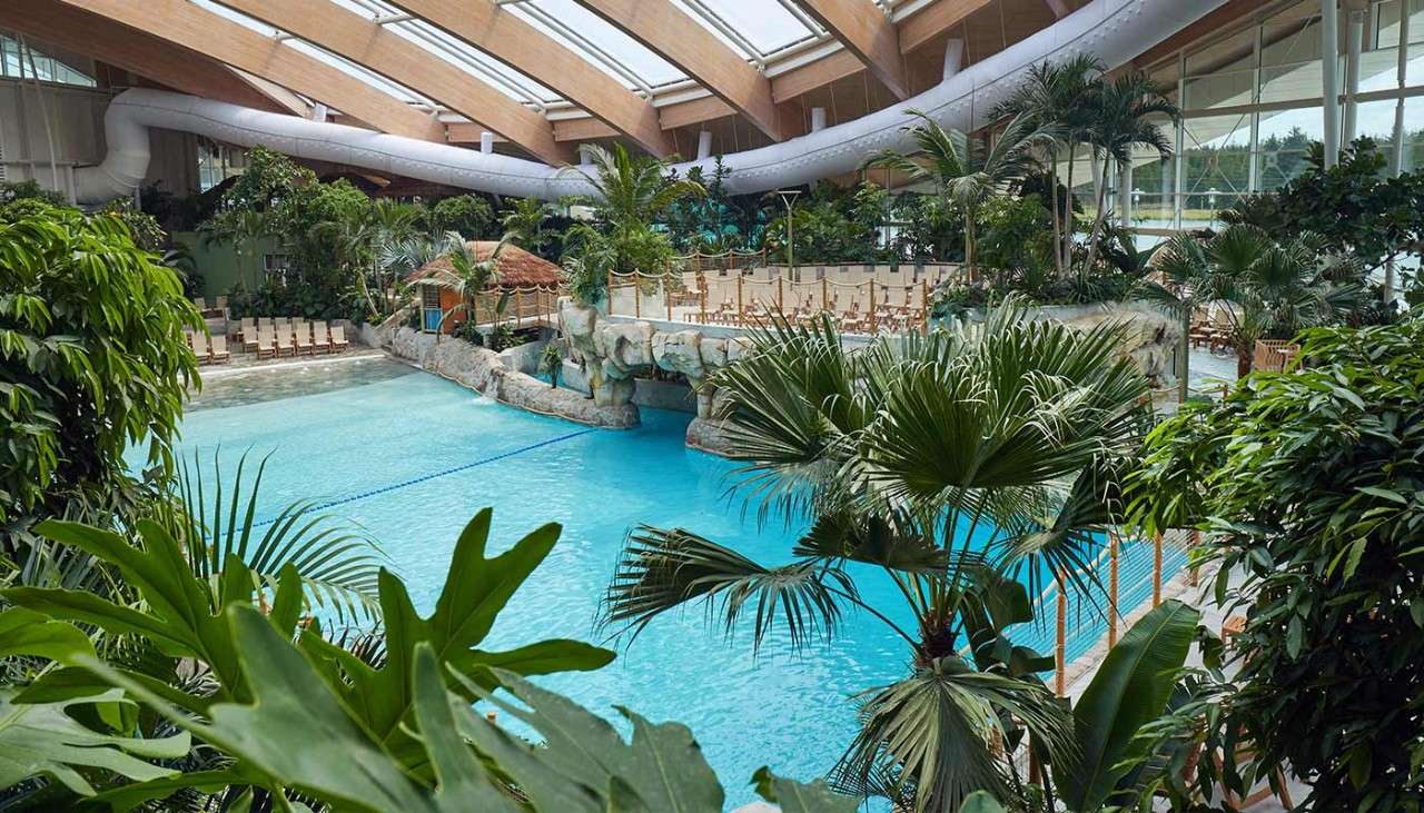 Family Getaway to Center Parcs Longleat to test out their new water slides - Dadsnet