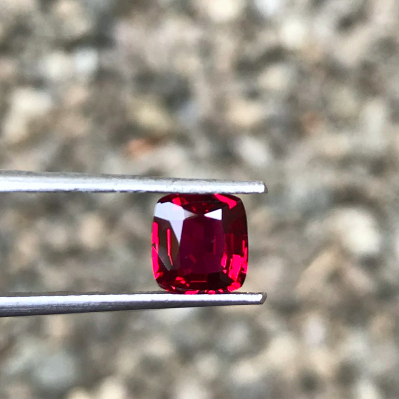 RUBY PIGEON BLOOD RED UNHEATED NATURAL SRI LANKA LOOSE GEMSTONE