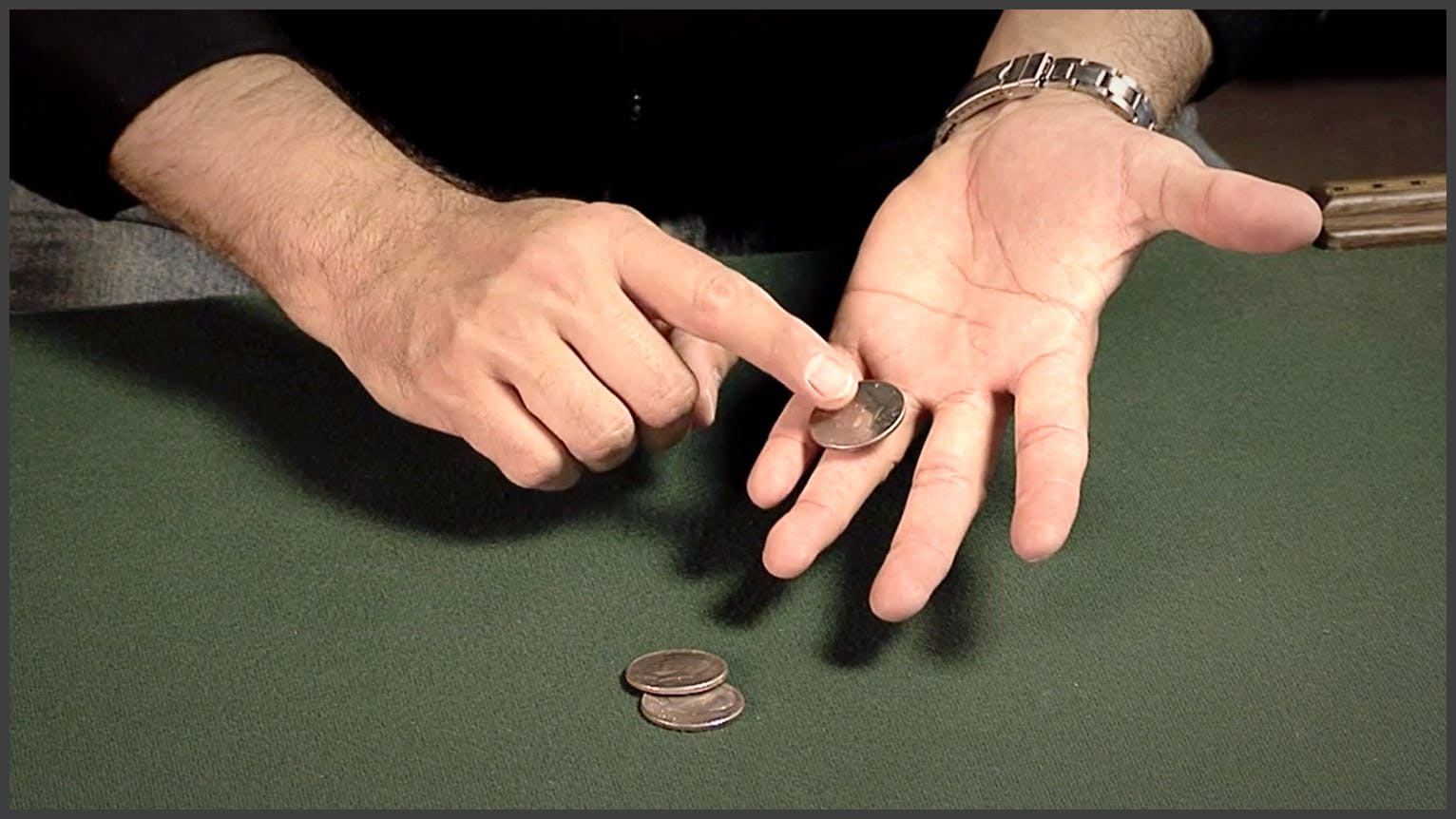 This guy actually bent my coin how? | theory11 forums