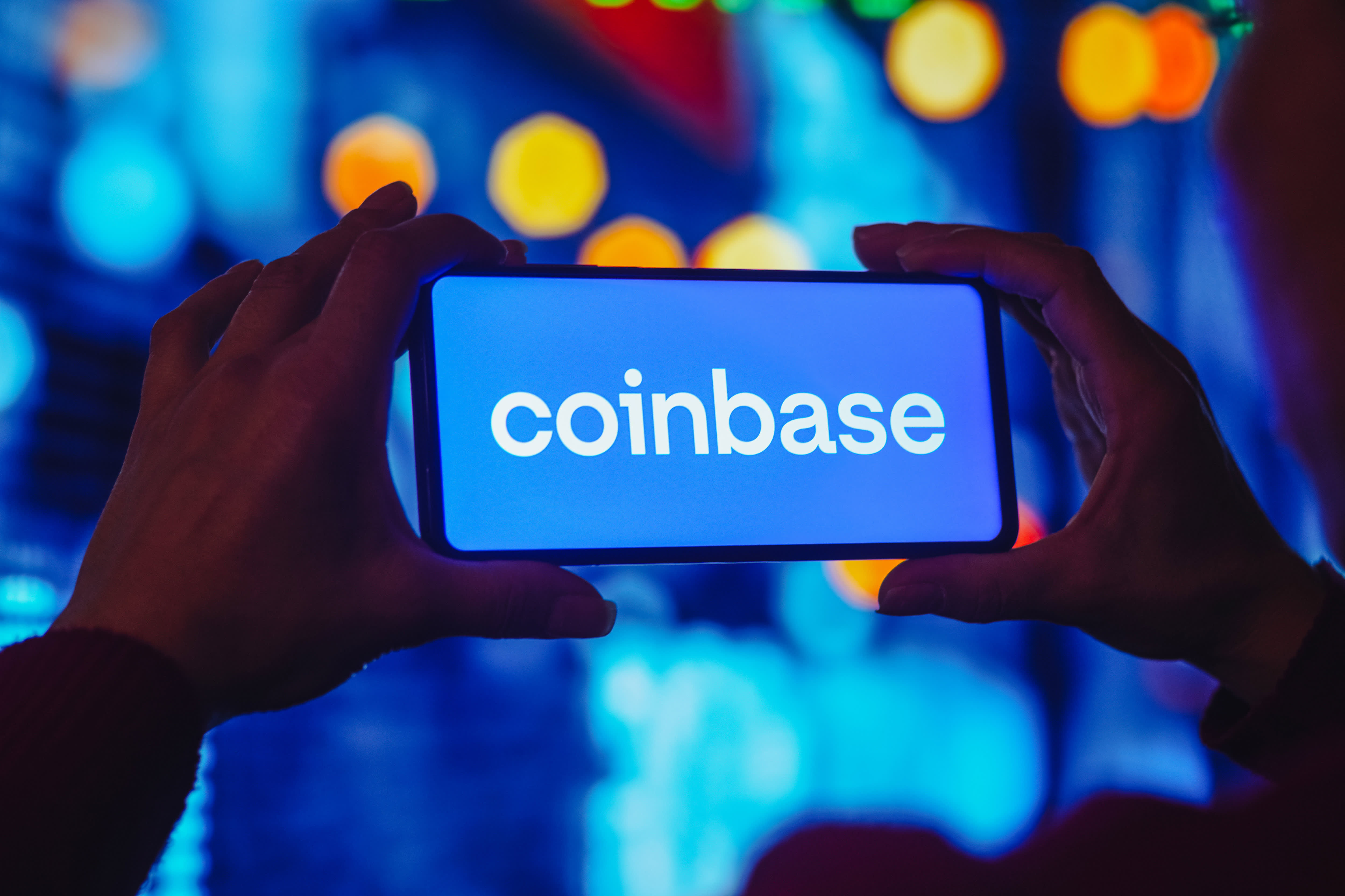 SEC Asked Coinbase to Stop All Crypto Trading, Other Than Bitcoin (BTC), Before Suing: Report